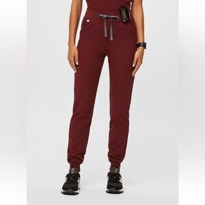 FIG Clothing High Waisted Zamora Jogger Scrub Pants in Burgundy SIZE XS